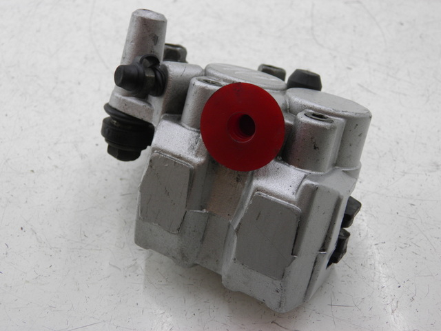 photo de BREMSZANGE VORNE YIYING YY 125 T-10 125 (2006 - 2012) - Zoom auf Gebrauchszustand