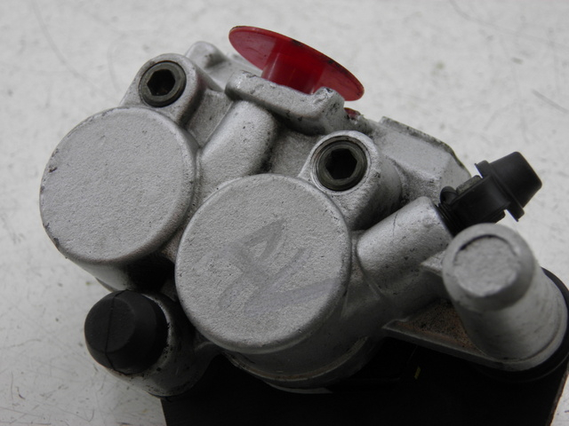 photo de BREMSZANGE VORNE YIYING YY 125 T-10 125 (2006 - 2012) - Alternative Perspektive