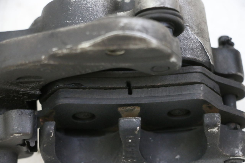 photo de VORDERER BREMSSATTEL YAMAHA YP MAJESTY 125 (2002 - 2006) - Zoom auf Gebrauchszustand