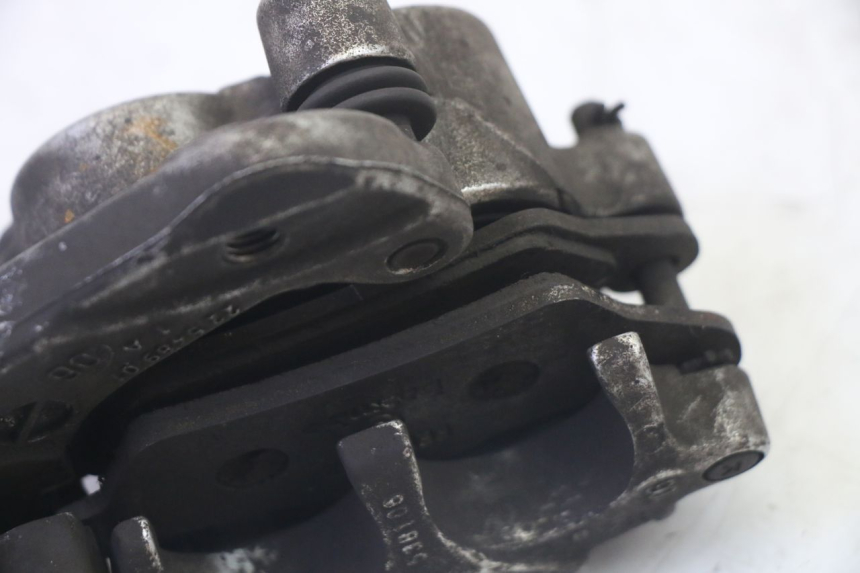 photo de BREMSZANGE VORNE YAMAHA YP MAJESTY 125 (2007 - 2010) - Details der Befestigungspunkte