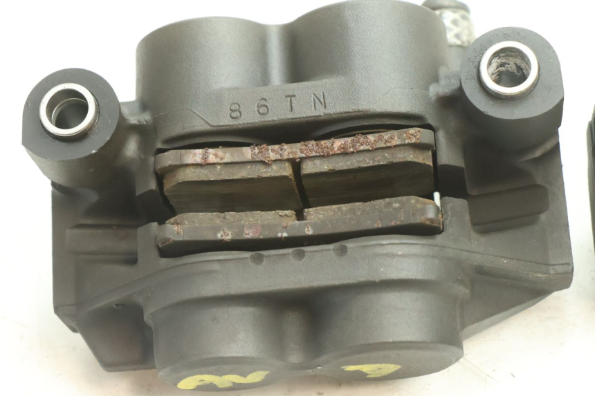 photo de BREMSZANGE VORNE YAMAHA YZF R6 600 (2008 - 2009) - Details der Befestigungspunkte