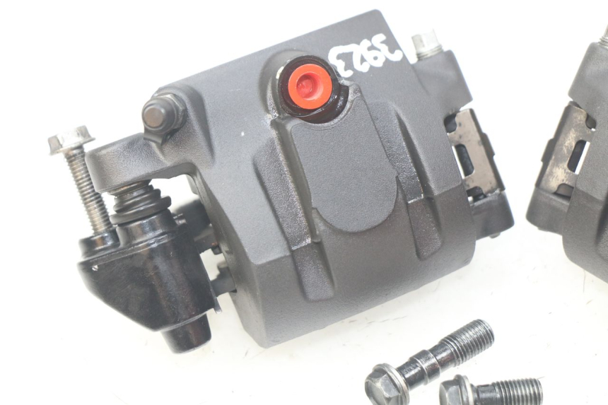 photo de VORDERER BREMSSATTEL KAWASAKI Z 650 (2016 - 2019) - Technische Nahaufnahme