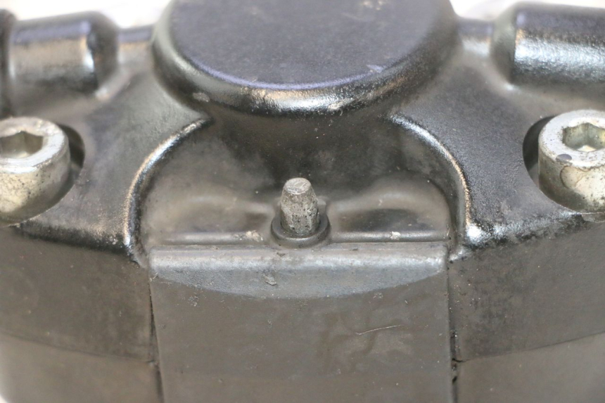 photo de VORDERER BREMSSATTEL PIAGGIO ZIP 2T 50 (2009 - 2019) - Details der Befestigungspunkte