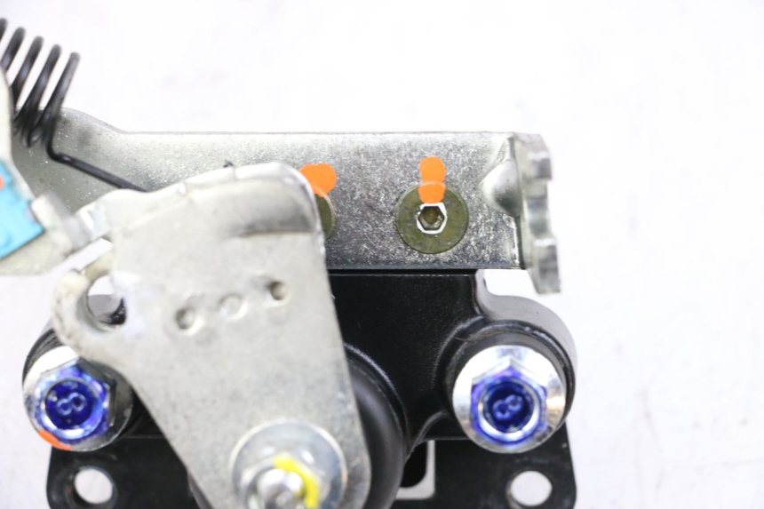 photo de BREMSZANGE ROLL LOCK PIAGGIO MP3 HPE 300 (2019 - 2026) - Geprüftes Gebrauchtteil