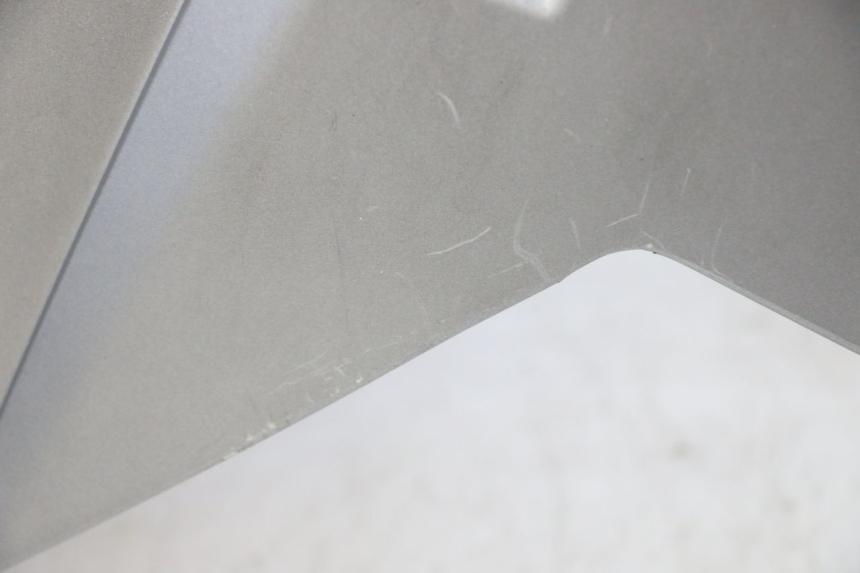 photo de FRONTVERKLEIDUNG  MOTRON BREEZY 4T 50 (2021 - 2025) - Fokus auf die Struktur