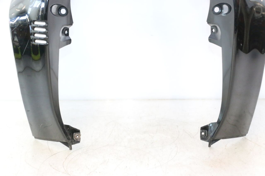 photo de FRONTVERKLEIDUNG  SUZUKI BURGMAN EXECUTIVE ABS 650 (2006 - 2012) - Zoom auf Komponenten