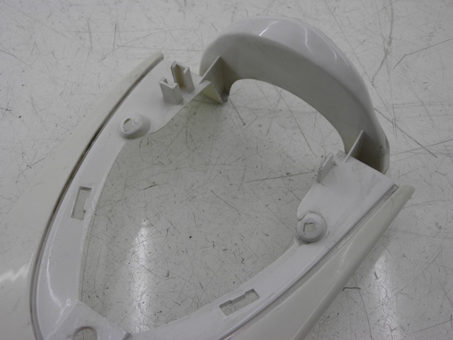 photo de FRONTVERKLEIDUNG  EUROCKA RETRO 50 (2007 - 2014) - Details der Befestigungspunkte