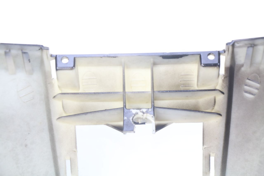 photo de VORDERSEITE PIAGGIO FLY 125 (2005 - 2012) - Details der Befestigungspunkte