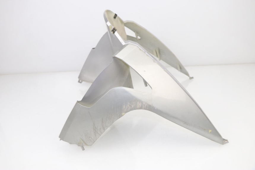 photo de FRONTVERKLEIDUNG  REVATTO FUTURA GT 125 (2006 - 2008) - Weitere Ansicht des Artikels