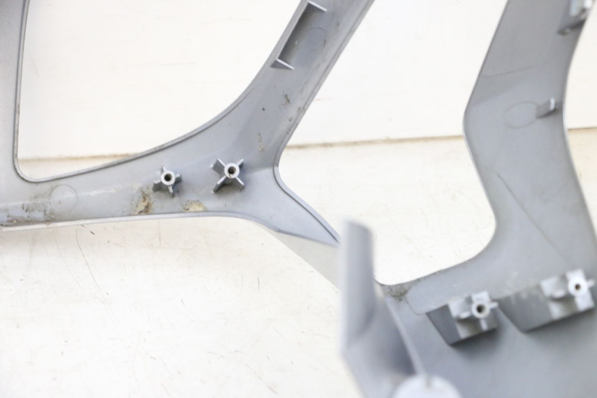 photo de FRONTVERKLEIDUNG  SYM GTS EVO 125 (2009 - 2013) - Oberflächenzustand und Material