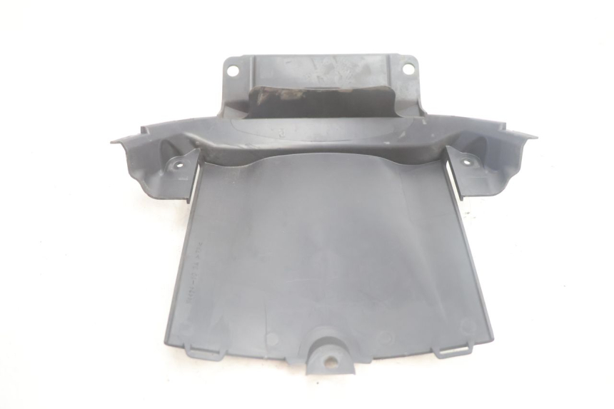 photo de FRONTVERKLEIDUNG UNTER SUZUKI BURGMAN EXECUTIVE ABS 650 (2006 - 2012) - Zoom auf Gebrauchszustand