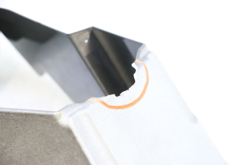 photo de UNTERE FRONTVERKLEIDUNG PEUGEOT CITYSTAR 2T 50 (2018 - 2021) - Details der Befestigungspunkte