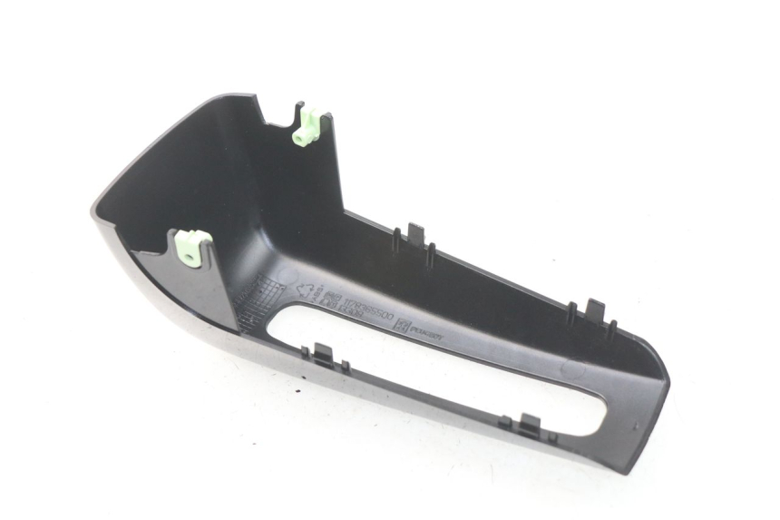 photo de FRONTVERKLEIDUNG UNTER PEUGEOT METROPOLIS 400 (2017 - 2020) - Detailansicht des Bauteils