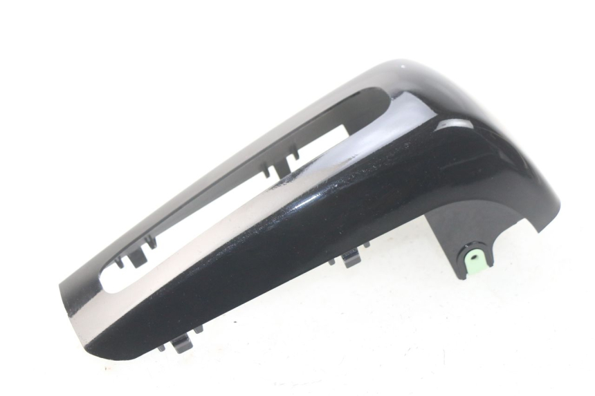 photo de FRONTVERKLEIDUNG UNTER PEUGEOT METROPOLIS 400 (2017 - 2020) - Technische Nahaufnahme