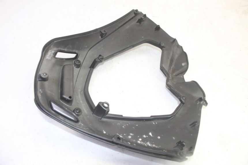 photo de FRONTVERKLEIDUNG UNTER PIAGGIO MP3 HPE 350 (2018 - 2020) - Oberflächenzustand und Material