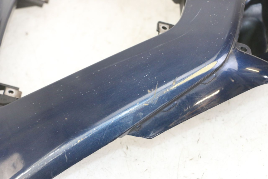 photo de FRONTVERKLEIDUNG UNTER PIAGGIO MP3 LT 300 (2010 - 2016) - Alternative Perspektive