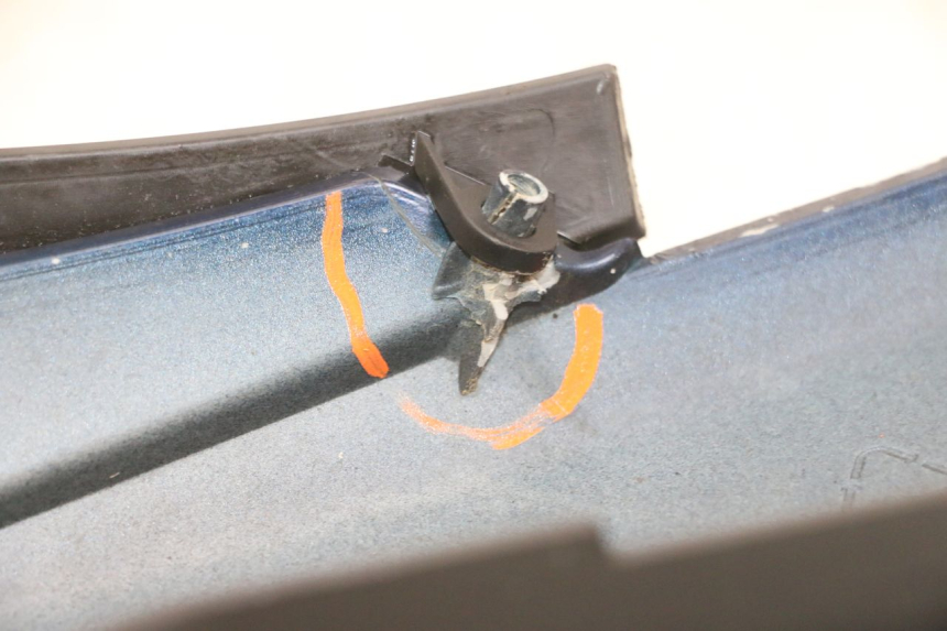 photo de FRONTVERKLEIDUNG UNTER PIAGGIO MP3 RL 250 (2006 - 2010) - Kennzeichnungen und Originalreferenzen