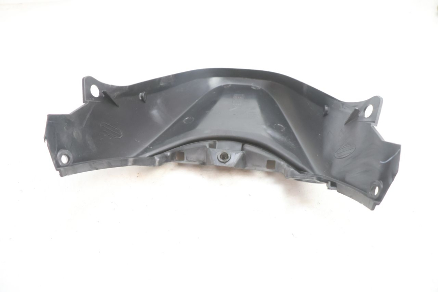photo de UNTERE FRONTVERKLEIDUNG PEUGEOT TREKKER 50 (1995 - 2004) - Details der Befestigungspunkte