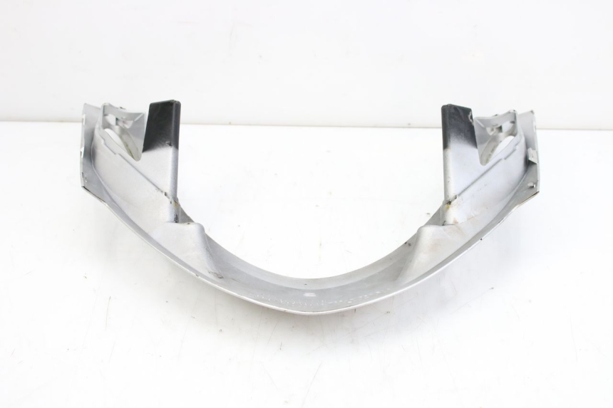 photo de UNTERE FRONTVERKLEIDUNG SUZUKI UH BURGMAN 125 (2002 - 2006) - Details der Befestigungspunkte