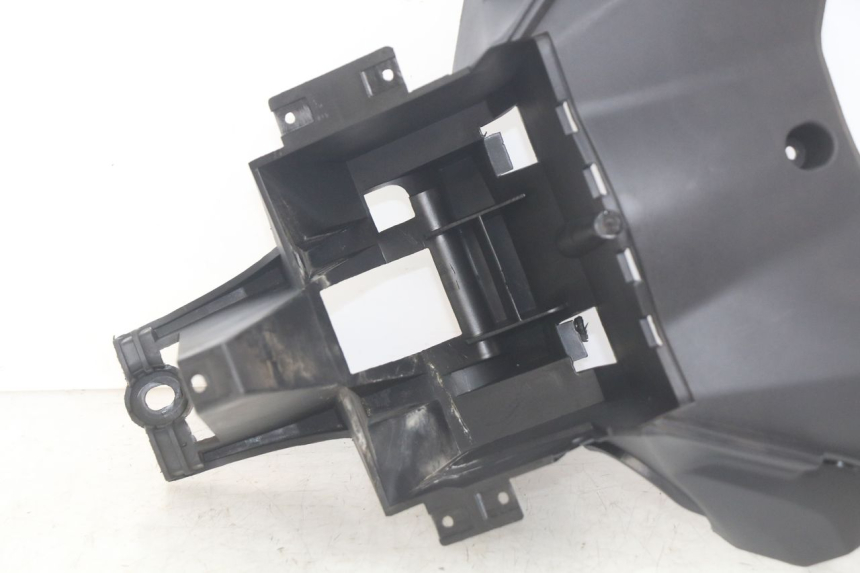 photo de INNENVERKLEIDUNG DER FRONT NECO ALEXONE 125 (2017 - 2024) - Details der Befestigungspunkte