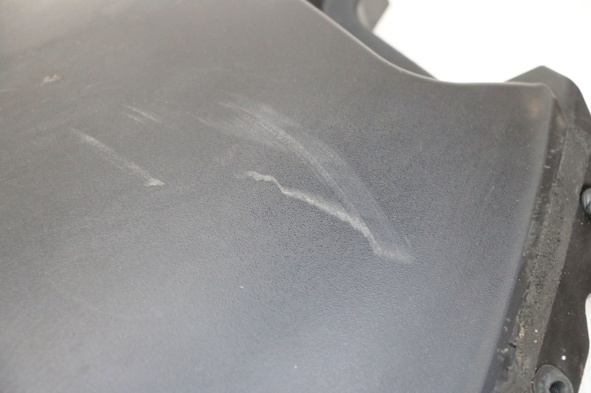 photo de INNENVERKLEIDUNG DER FRONT SUZUKI BURGMAN 125 (2007 - 2014) - Technische Nahaufnahme