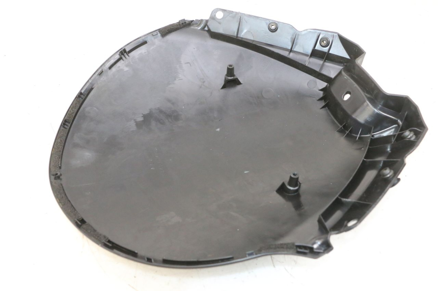 photo de INNENVERKLEIDUNG DER FRONT SUZUKI BURGMAN 125 (2007 - 2014) - Zoom auf Gebrauchszustand