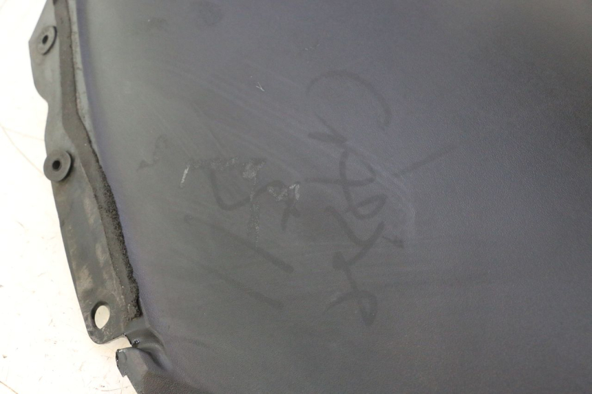 photo de INNENVERKLEIDUNG DER FRONT SUZUKI BURGMAN 125 (2007 - 2014) - Technische Nahaufnahme