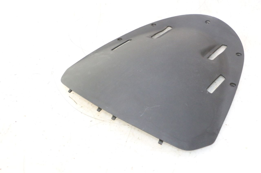 photo de INNERE FRONTVERKLEIDUNG GILERA GP 800 (2007 - 2013) - Zoom auf Gebrauchszustand