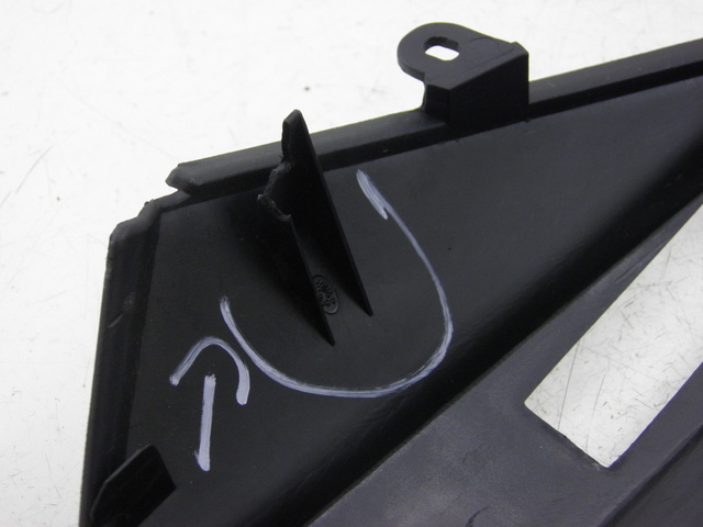 photo de INNERE FRONTVERKLEIDUNG KYMCO XCITING RI ABS 500 (2010) - Details der Befestigungspunkte