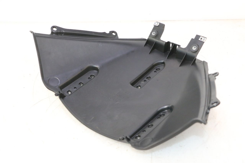 photo de INNERE FRONTVERKLEIDUNG PIAGGIO MP3 500 (2016 - 2018) - Details der Befestigungspunkte