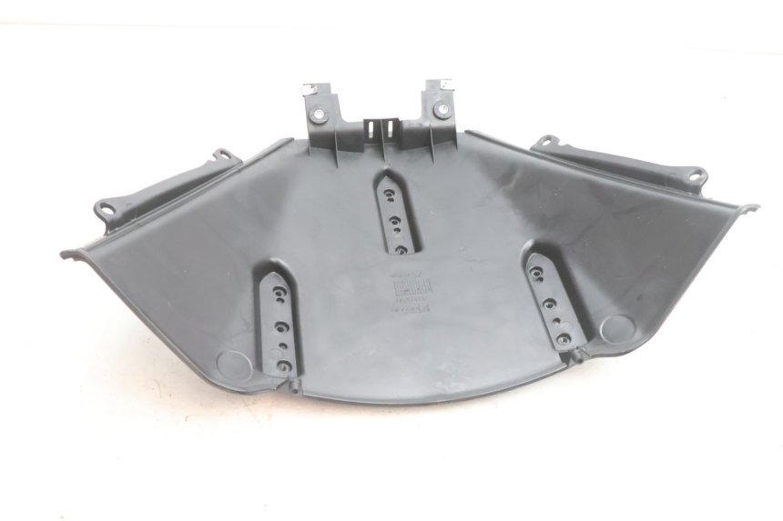 photo de INNERE FRONTVERKLEIDUNG PIAGGIO MP3 500 (2016 - 2018) - Details der Befestigungspunkte