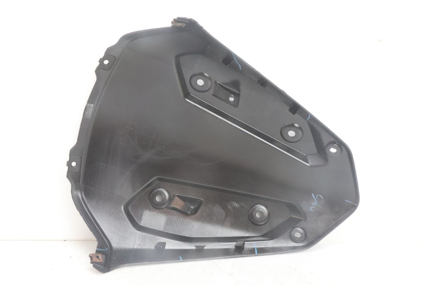 photo de INNERE FRONTVERKLEIDUNG YAMAHA N-MAX NMAX 125 (2021 - 2024) - Technische Nahaufnahme