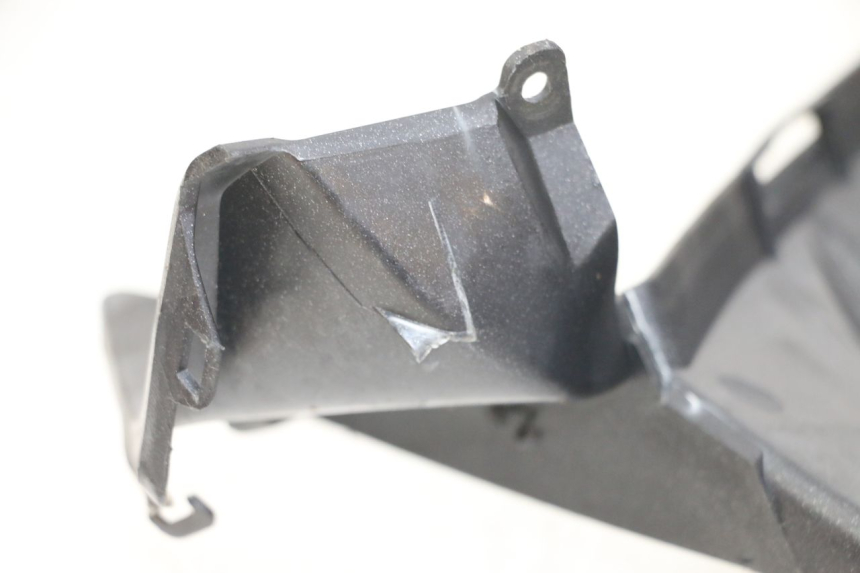 photo de INNENVERKLEIDUNG VORDERSEITE PEUGEOT SATELIS 125 (2006 - 2009) - Zoom auf Gebrauchszustand