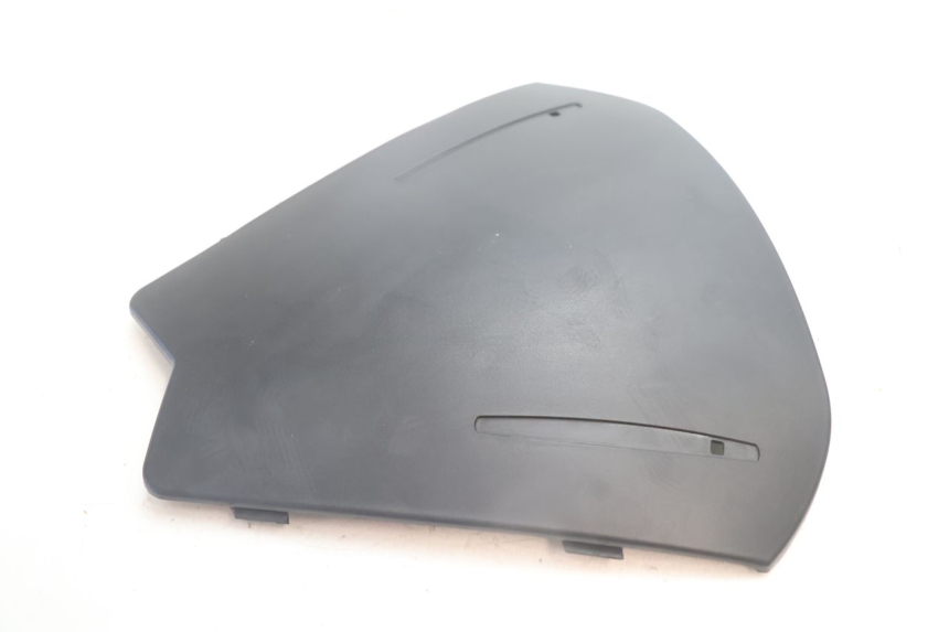 photo de INNERE FRONTVERKLEIDUNG CAN-AM SPYDER RS 1000 (2008 - 2012) - Zoom auf Gebrauchszustand