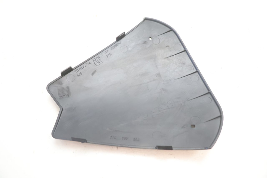 photo de INNERE FRONTVERKLEIDUNG CAN-AM SPYDER RS 1000 (2008 - 2012) - Details der Befestigungspunkte