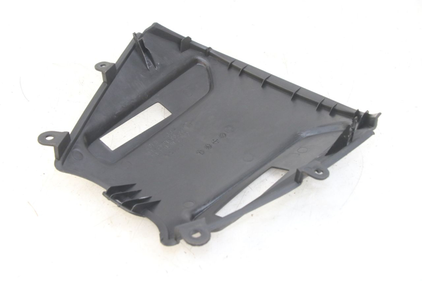 photo de INNERE FRONTVERKLEIDUNG KYMCO X-CITING XCITING 400 (2014 - 2018) - Detailansicht des Bauteils