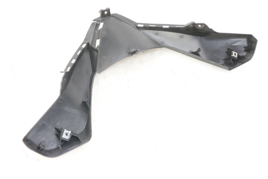 photo de INNENVERKLEIDUNG DER FRONT YAMAHA XMAX X-MAX ABS 125 (2017 - 2020) - Zoom auf Gebrauchszustand