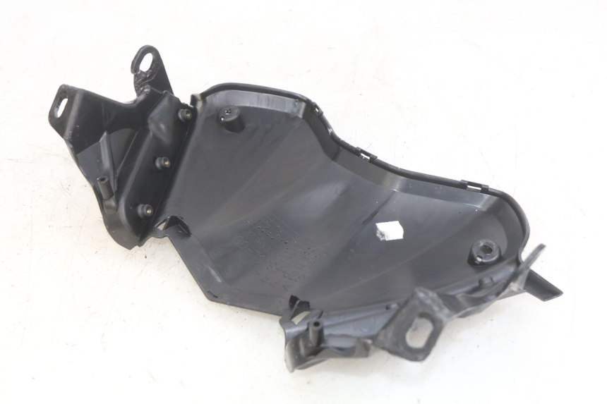 photo de INNENVERKLEIDUNG DER FRONT YAMAHA X-MAX XMAX 125 (2010 - 2013) - Zoom auf Gebrauchszustand