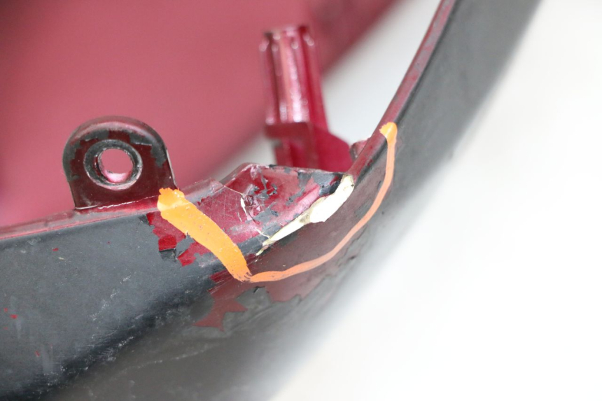 photo de FRONTVERKLEIDUNG  PEUGEOT KISBEE 2T 50 (2010 - 2017) - Details der Befestigungspunkte