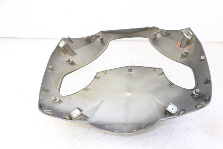 photo de FRONTVERKLEIDUNG  PEUGEOT KISBEE 2T 50 (2010 - 2017) - Details der Befestigungspunkte