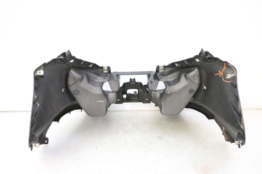 photo de FRONTVERKLEIDUNG  PIAGGIO MP3 LT 300 (2010 - 2016) - Details der Befestigungspunkte