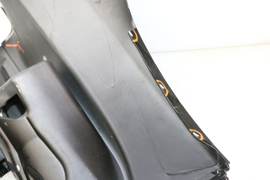 photo de FRONTVERKLEIDUNG  PIAGGIO MP3 LT 300 (2010 - 2016) - Oberflächenzustand und Material