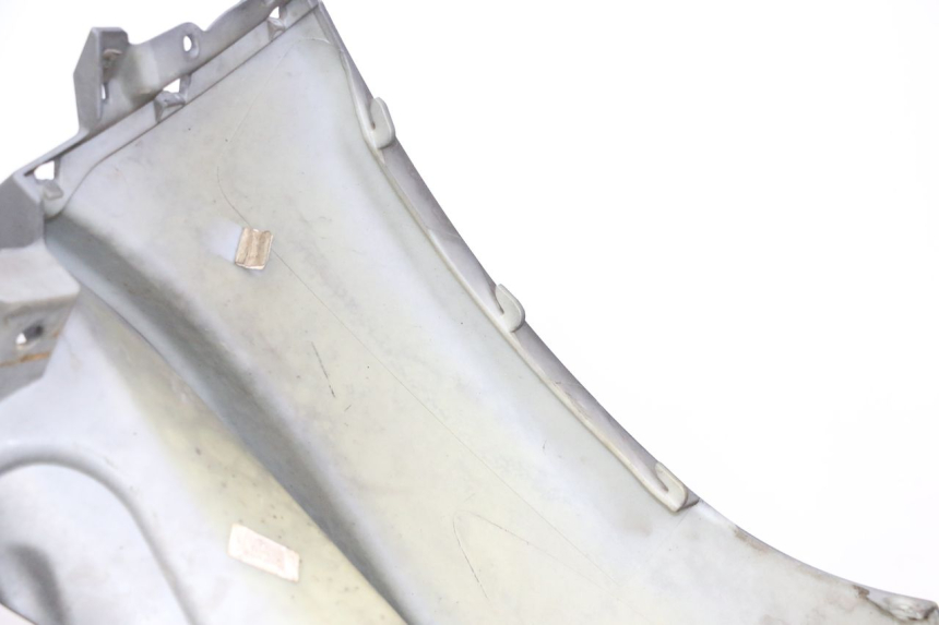 photo de FRONTVERKLEIDUNG  PIAGGIO MP3 500 (2011 - 2015) - Details der Befestigungspunkte