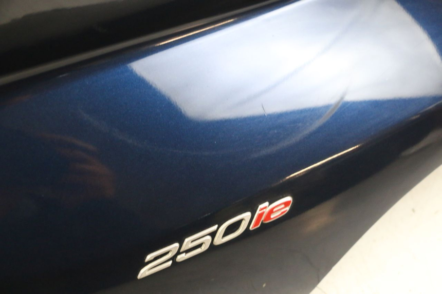 photo de FRONTVERKLEIDUNG  PIAGGIO MP3 RL 250 (2006 - 2010) - Zoom auf Gebrauchszustand