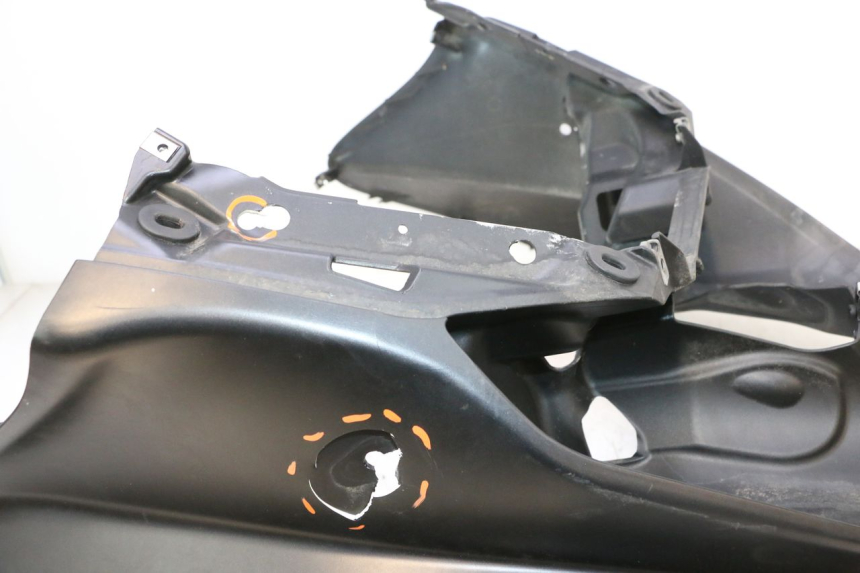photo de FRONTVERKLEIDUNG  PIAGGIO MP3 RL 250 (2006 - 2010) - Detaillierte Sichtprüfung