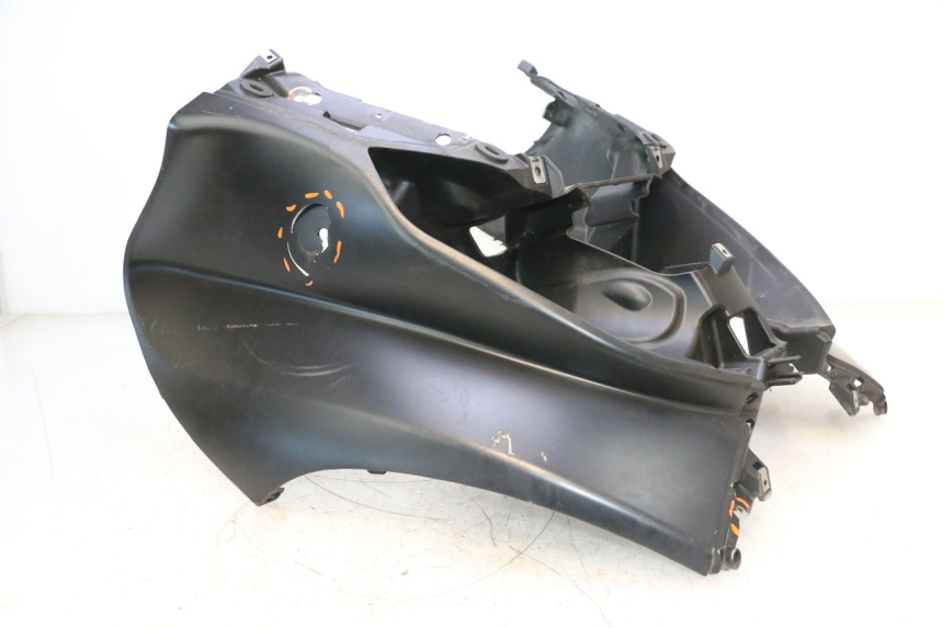 photo de FRONTVERKLEIDUNG  PIAGGIO MP3 RL 250 (2006 - 2010) - Profilansicht des Ersatzteils