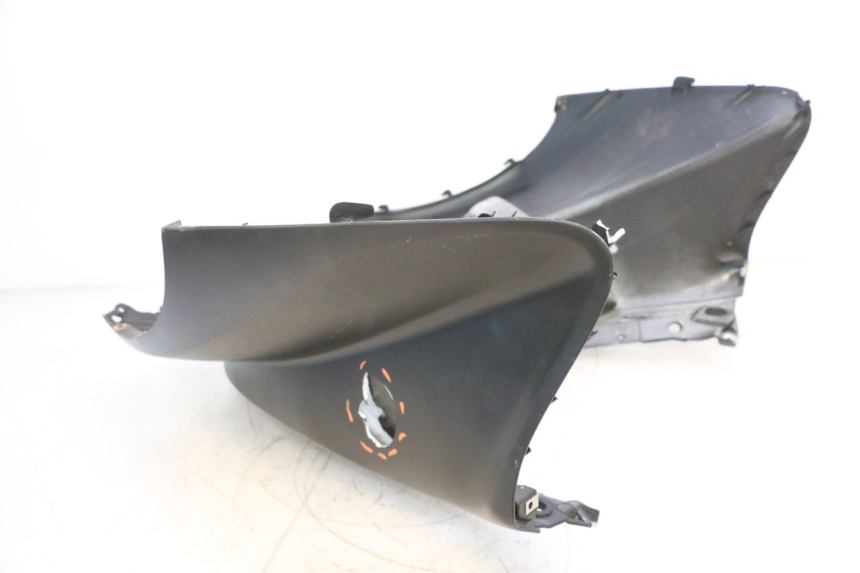 photo de FRONTVERKLEIDUNG  PIAGGIO MP3 RL 250 (2006 - 2010) - Zoom auf Gebrauchszustand