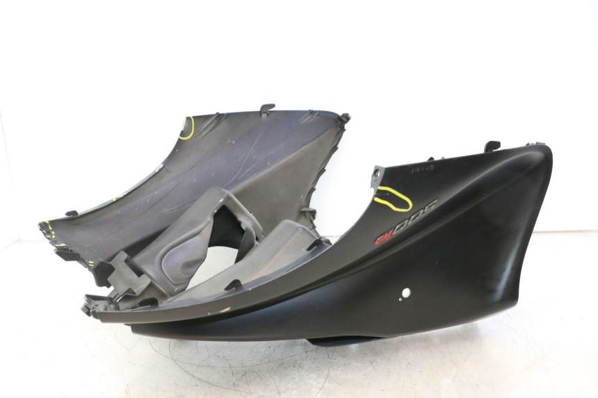 photo de FRONTVERKLEIDUNG  PIAGGIO MP3 500 (2016 - 2018) - Oberflächenzustand und Material
