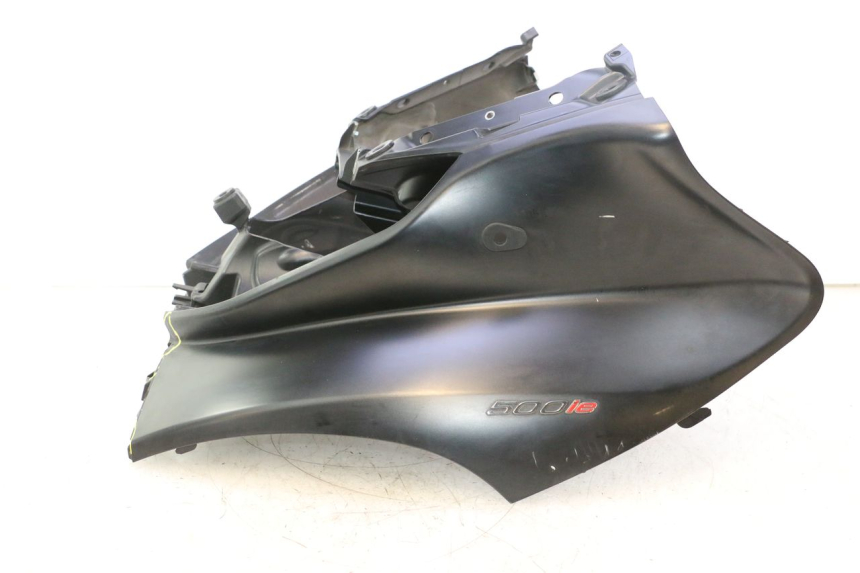 photo de FRONTVERKLEIDUNG  PIAGGIO MP3 500 (2016 - 2018) - Details der Befestigungspunkte