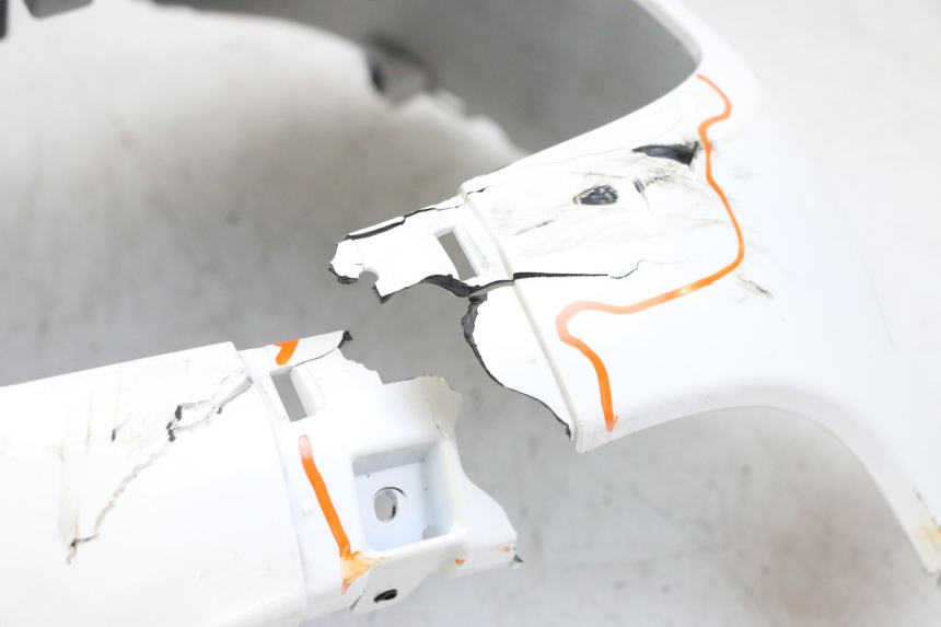 photo de FRONTVERKLEIDUNG  YAMAHA NEO'S CORE 1 (2022 - 2026) - Zoom auf Gebrauchszustand